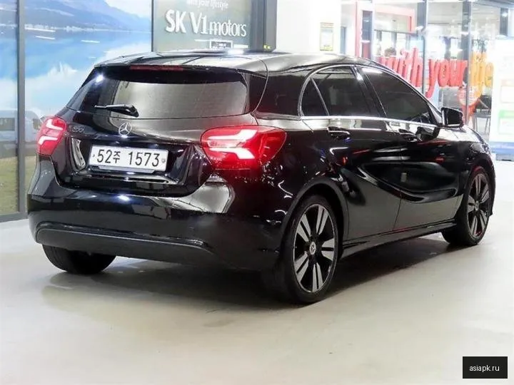 Mercedes-Benz A-Class 4