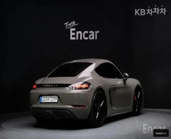 Porsche Cayman 4