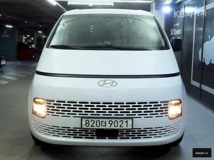 Hyundai Staria 2