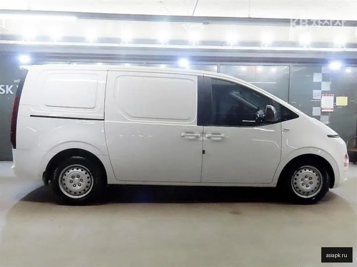 Hyundai Staria 3