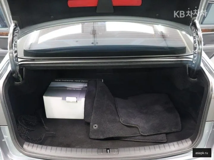Hyundai Genesis 5