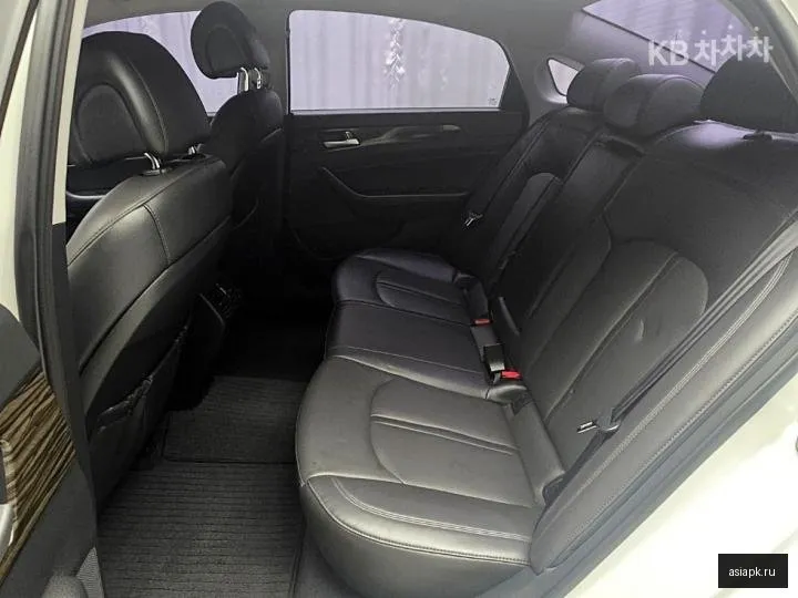 Hyundai Sonata 6