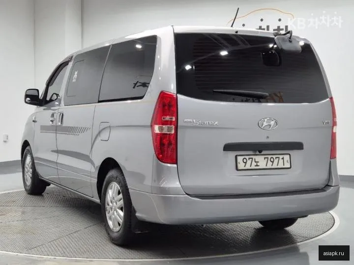 Hyundai Starex 2