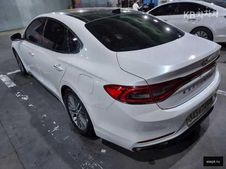 Hyundai Grandeur 4