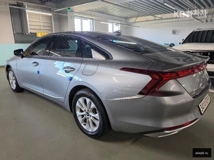 Kia K8 4
