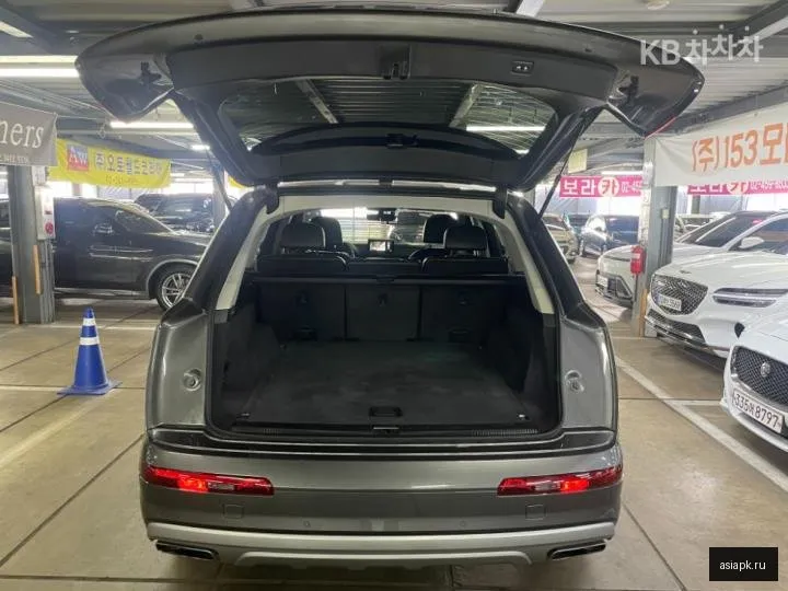 Audi Q7 5