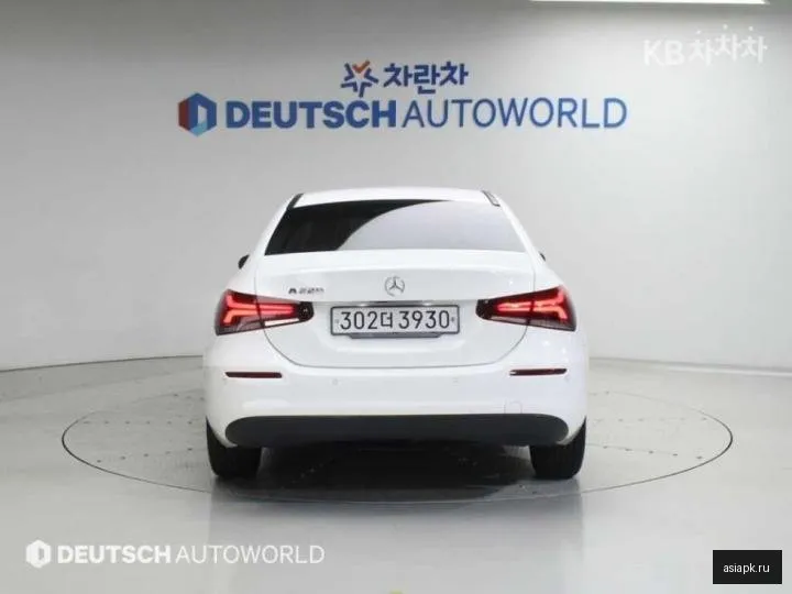 Mercedes-Benz A-Class 4
