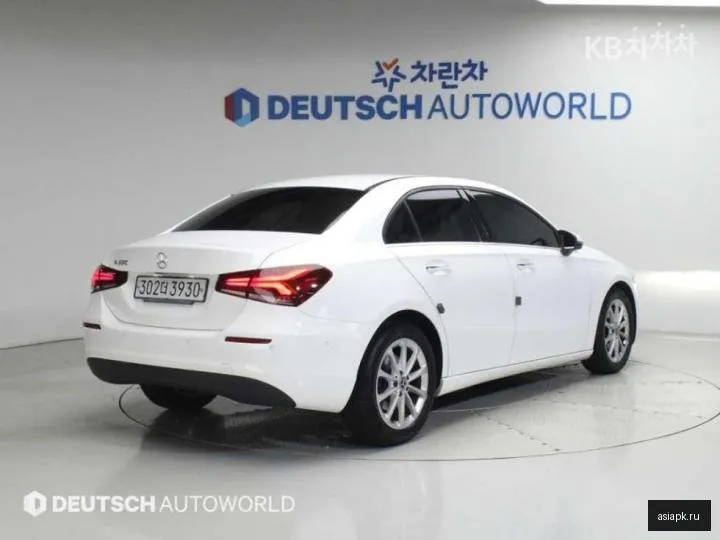 Mercedes-Benz A-Class 2