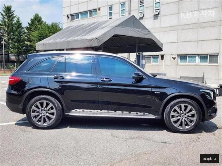 Mercedes-Benz GLC-Class 5