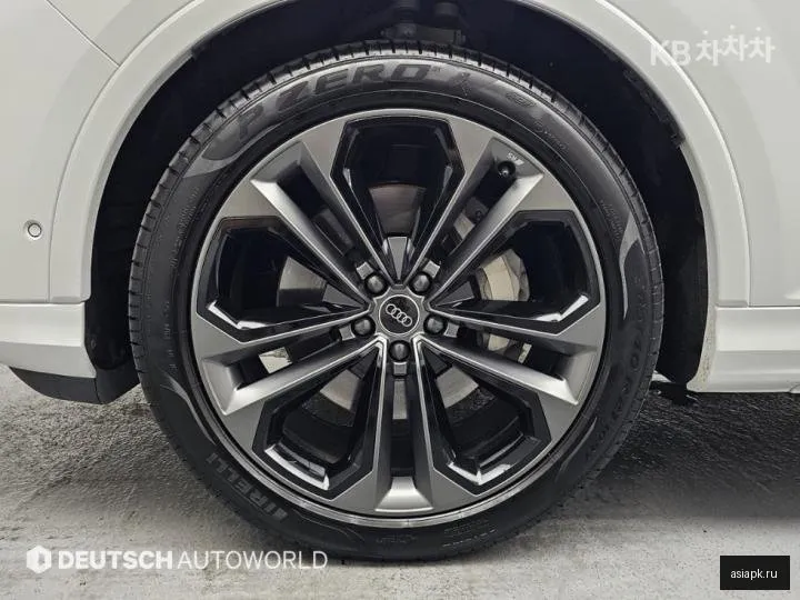 Audi Q7 5