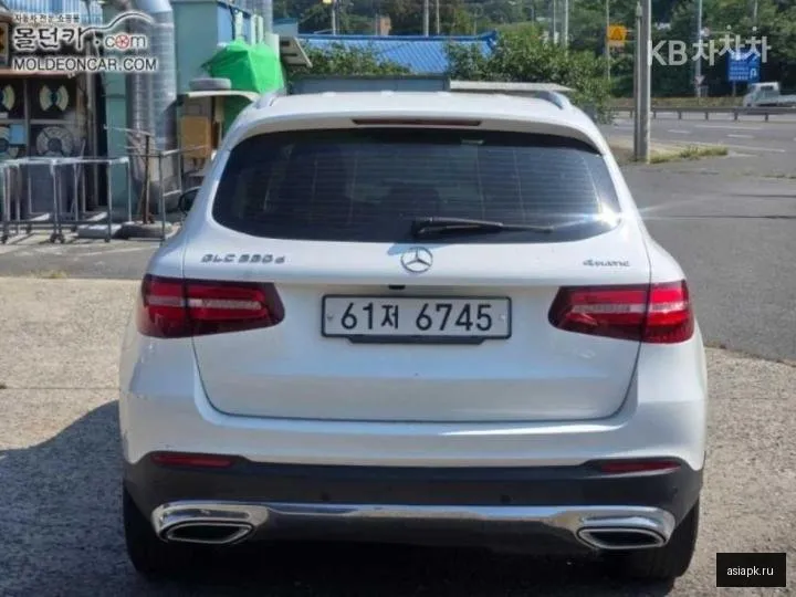 Mercedes-Benz GLC-Class 3