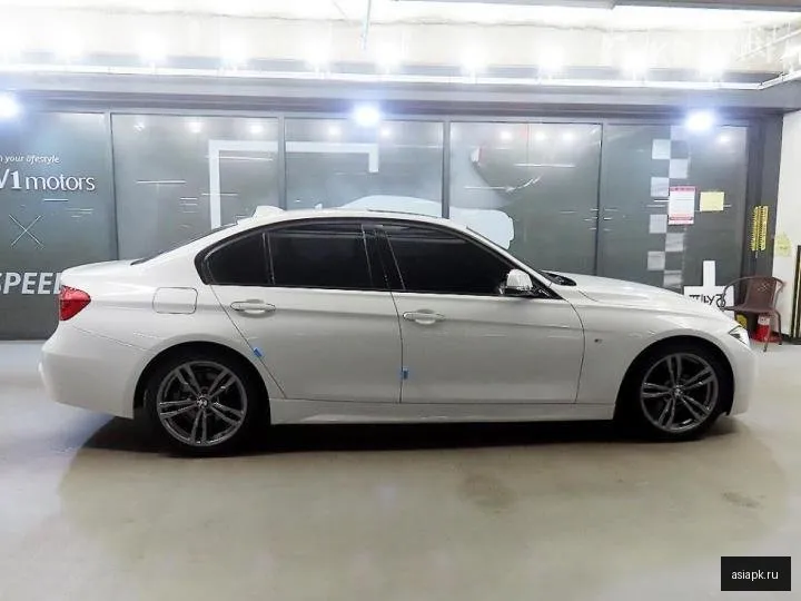 BMW 3-Series 2