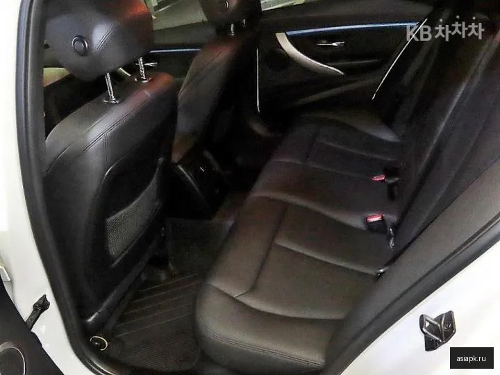BMW 3-Series 6
