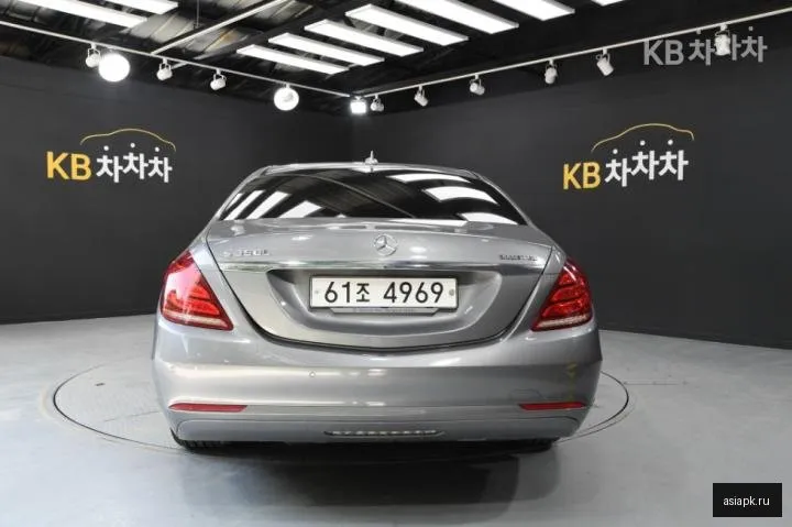 Mercedes-Benz S-Class 3