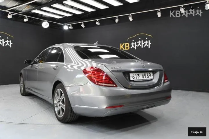 Mercedes-Benz S-Class 4