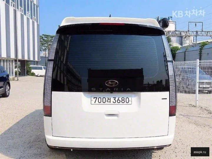 Hyundai Staria 4