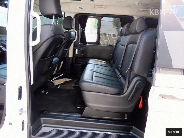 Hyundai Staria 6