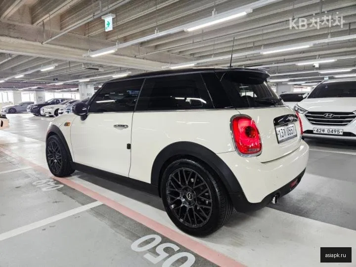MINI Hatch 5