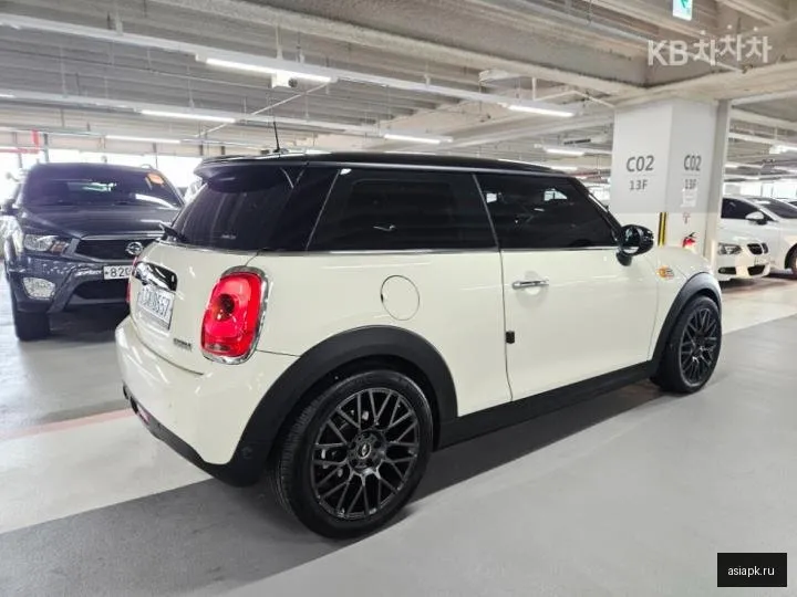 MINI Hatch 6