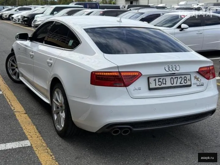 Audi A5 4