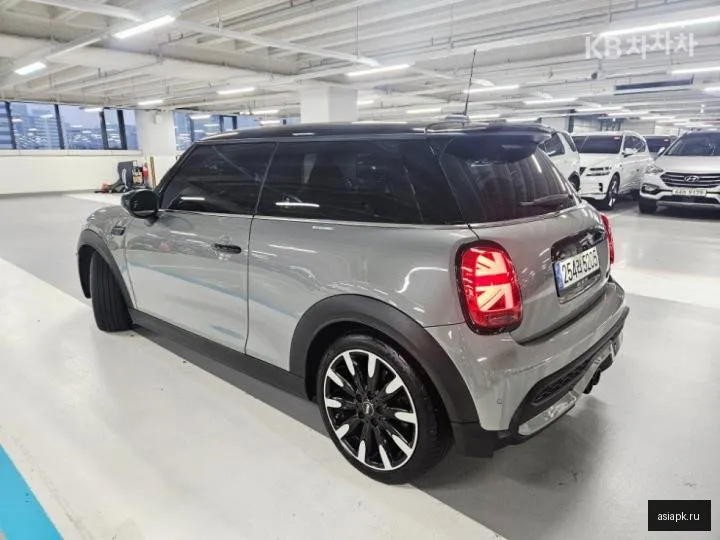 MINI Hatch 4