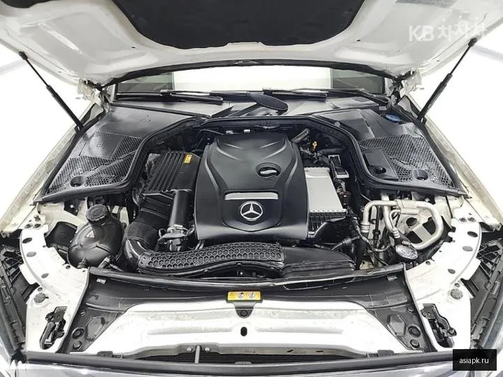 Mercedes-Benz C-Class 5