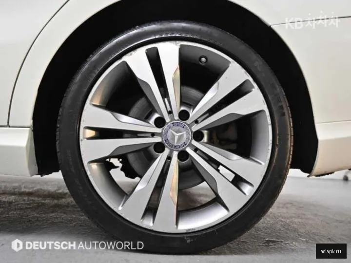 Mercedes-Benz CLA-Class 5