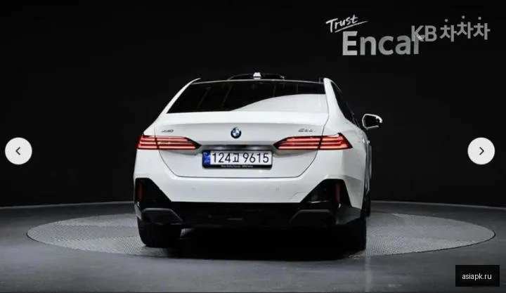 BMW 5-Series 4