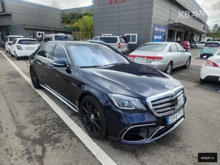 Mercedes-Benz S-Class 3