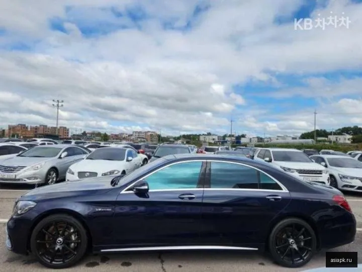 Mercedes-Benz S-Class 4
