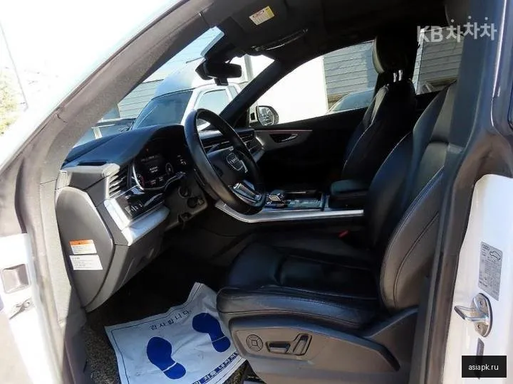 Audi Q8 5