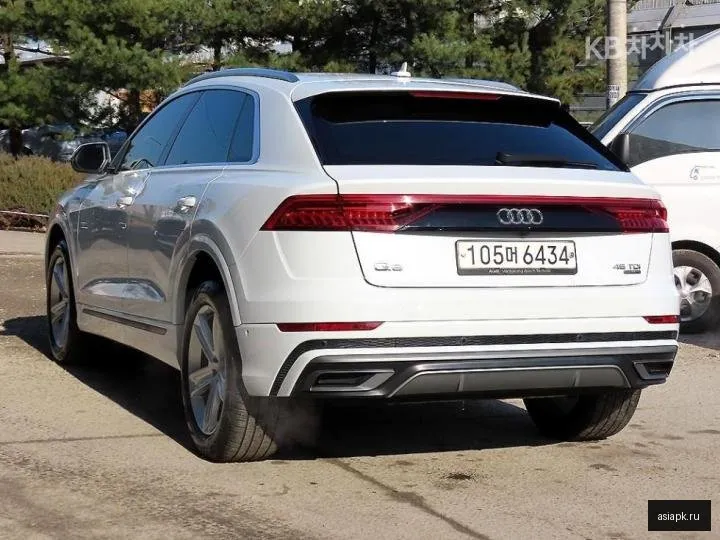 Audi Q8 3