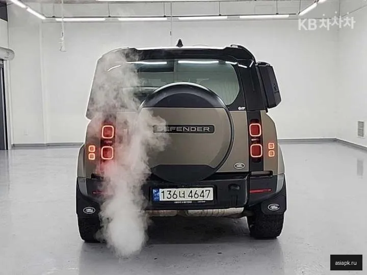 Land Rover Defender 3