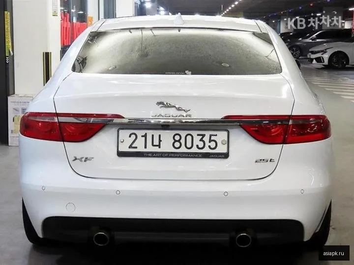 Jaguar XF 5