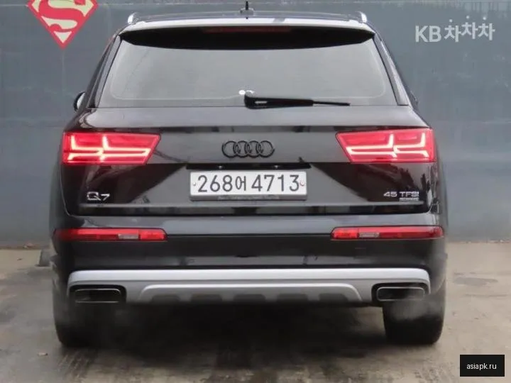 Audi Q7 4