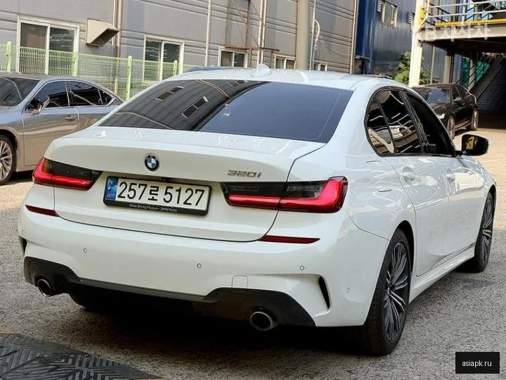 BMW 3-Series 4