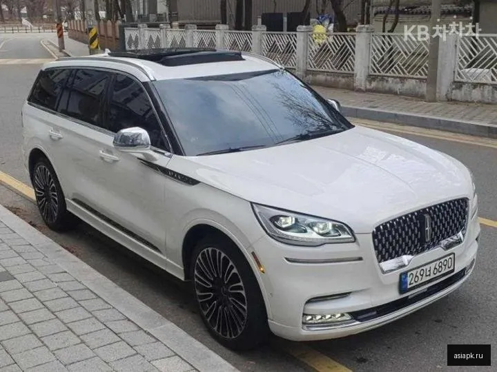 Lincoln Aviator 3