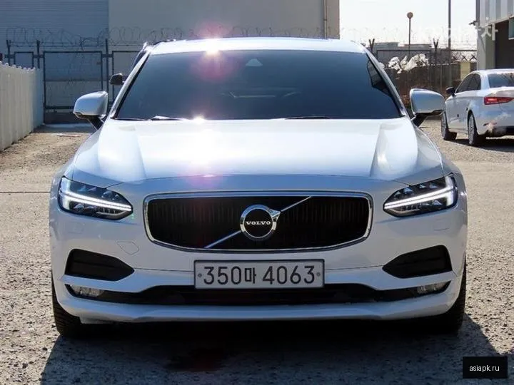 Volvo S90