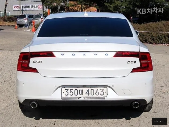 Volvo S90 4