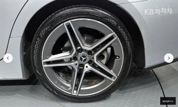 Mercedes-Benz CLS-Class 5
