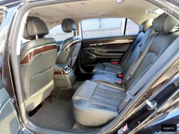 Genesis G90 6