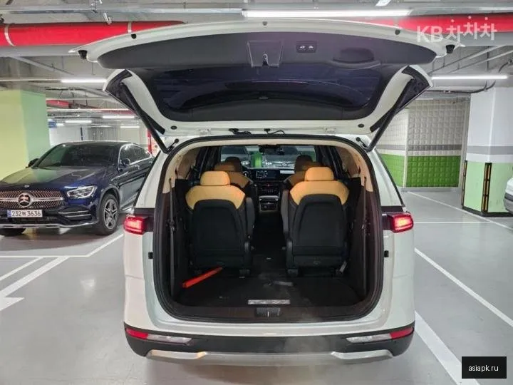 Kia Carnival 5