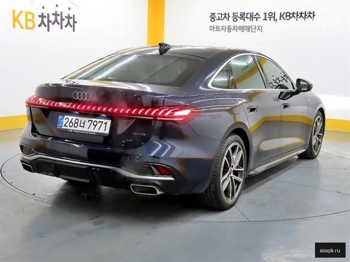Audi A5 4