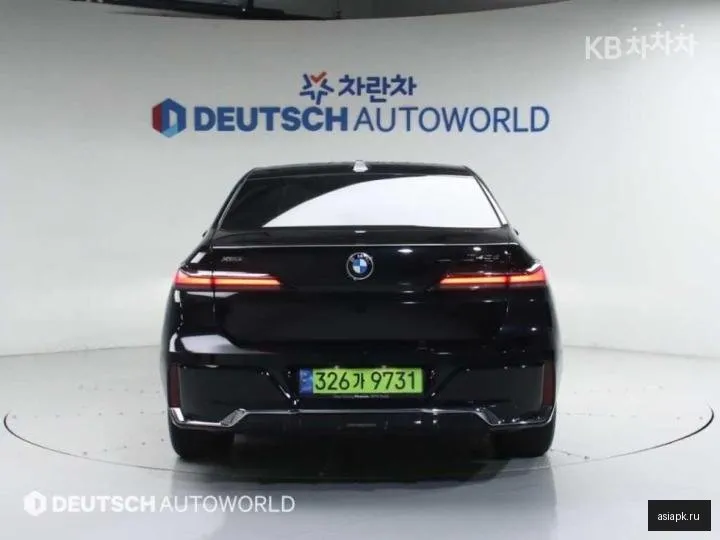 BMW 7-Series 4