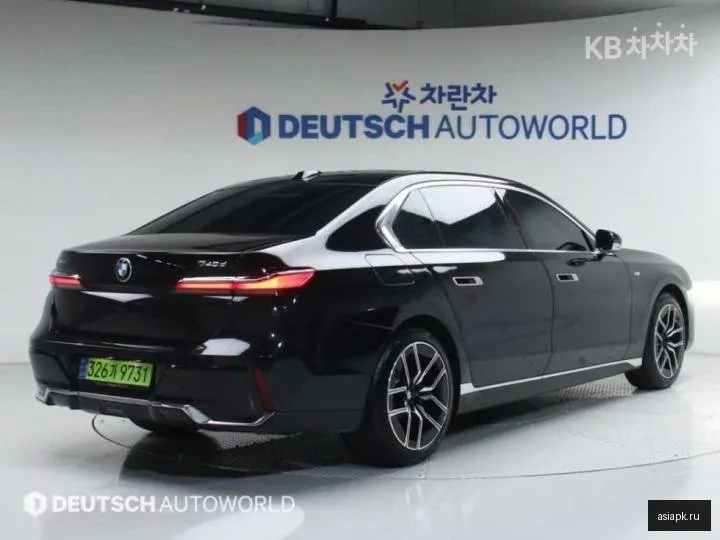 BMW 7-Series 2