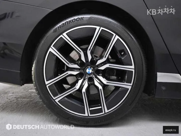 BMW 7-Series 5