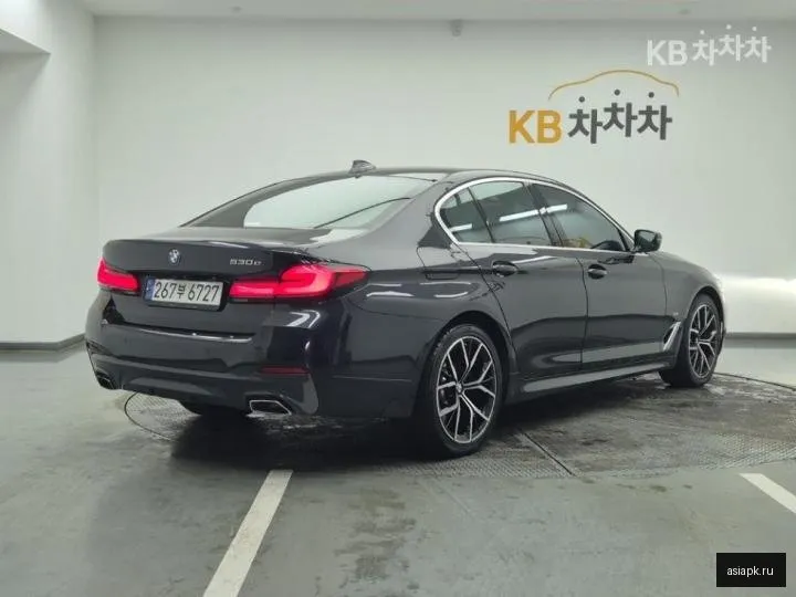 BMW 5-Series 4