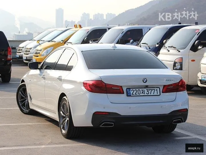 BMW 5-Series 2