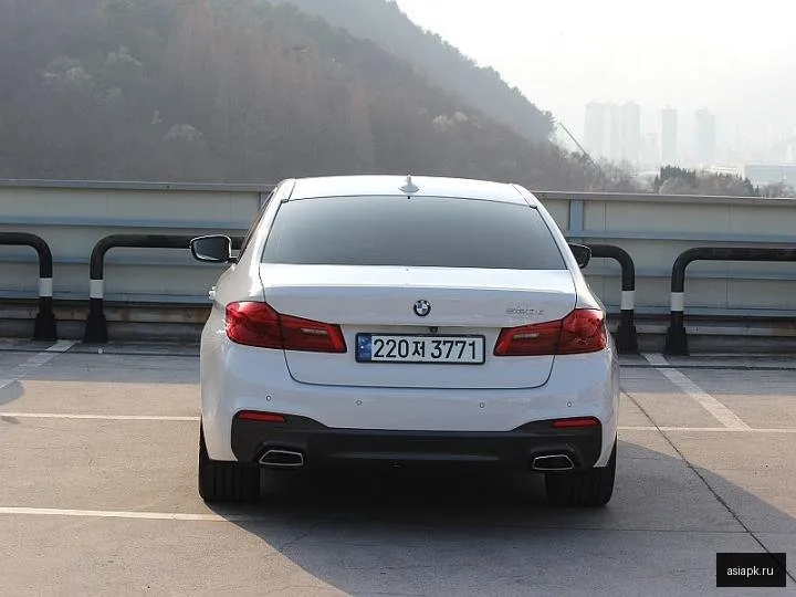 BMW 5-Series 3