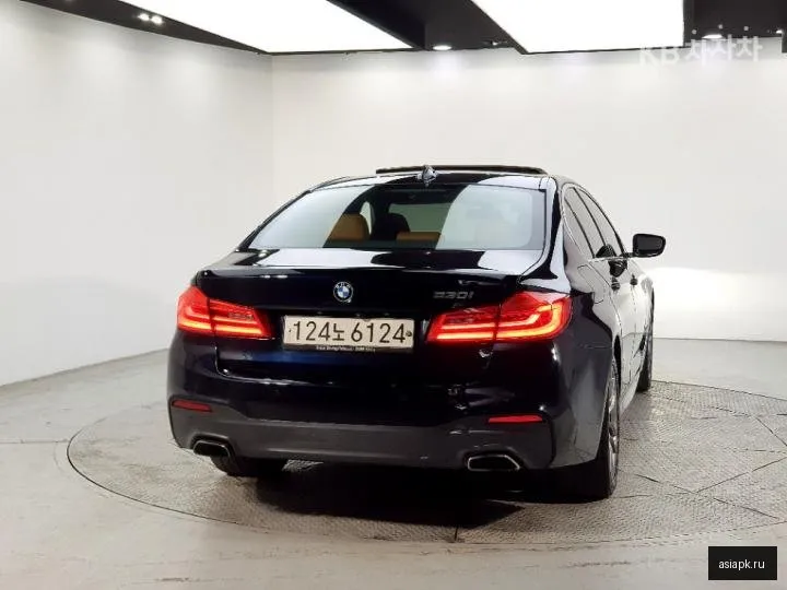 BMW 5-Series 3